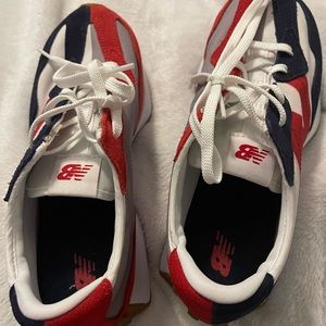 New Balance 327